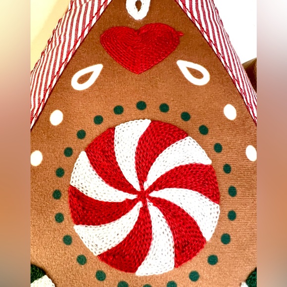 Christmas Gingerbread House Shaped Throw Pillow Cushion Peppermint Candy - Picture 6 of 12
